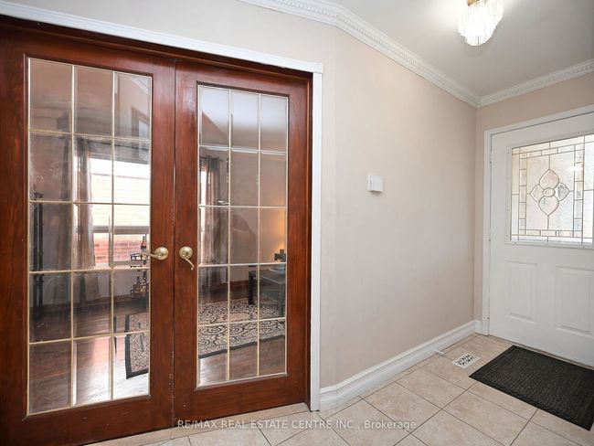8 Stephensen Crt, House other with 4 bedrooms, 3 bathrooms and 2 parking in Brampton ON | Image 7