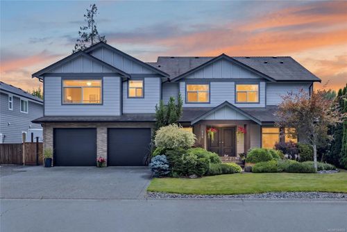 538 Edgewood Dr, Campbell River, BC, V9W8H9 | Card Image