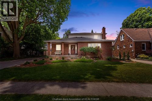 138 Elizabeth St, Chatham, ON, N7L2Y4 | Card Image