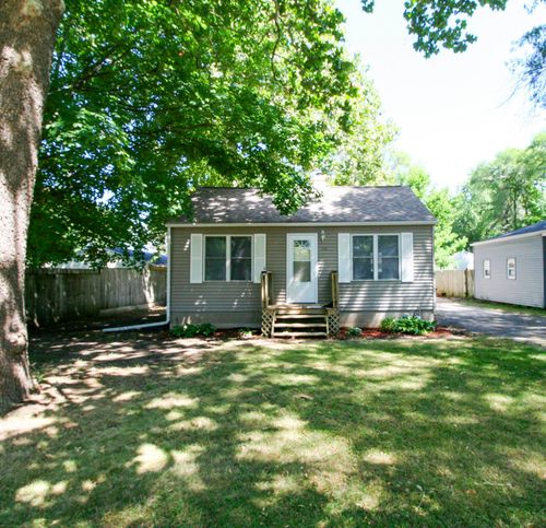 220 Shoreland Rd, Machesney Park, IL, 61115-2835 | Card Image