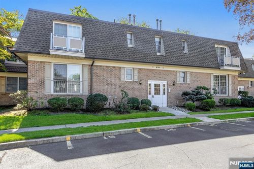 271 Collignon Way, River Vale, NJ, 07675-6362 | Card Image