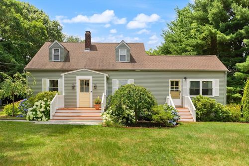 335 Moosehill Road, Walpole, MA, 02032 | Card Image
