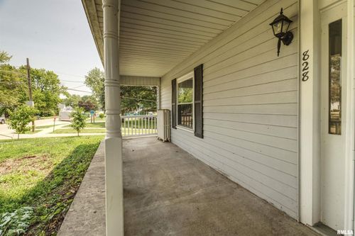 828 10th Ave, Fulton, IL, 61252-1305 | Card Image