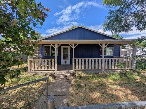 2708 N Cherry St, La Grande, OR, 97850-3602 | Card Image