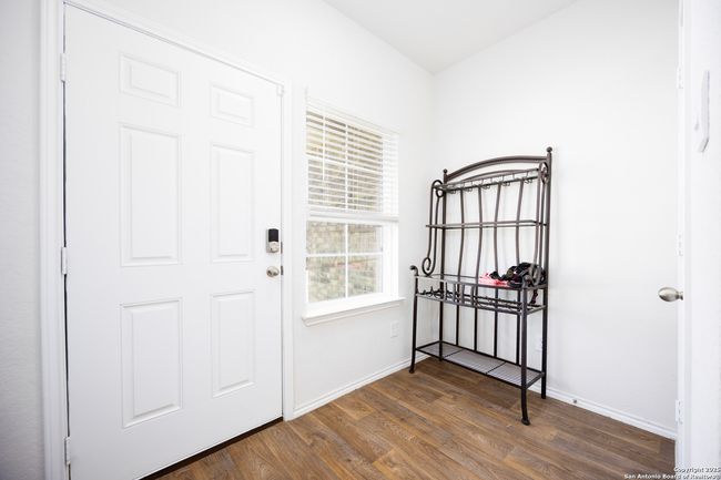 4843 Vogesite Path, House other with 4 bedrooms, 3 bathrooms and null parking in San Antonio TX | Image 4