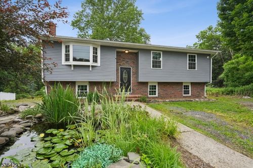 13 Susquehanna Ln, Columbia, NJ, 07832-2316 | Card Image