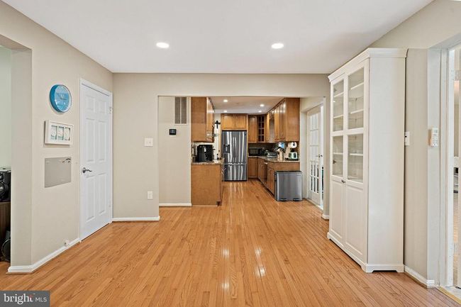 9220 Burnetta Dr, House other with 4 bedrooms, 4 bathrooms and null parking in ANNANDALE VA | Image 14