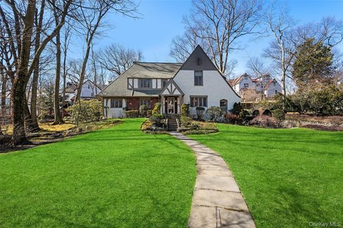 103 Aviemore Dr, New Rochelle, NY, 10804-4615 | Card Image