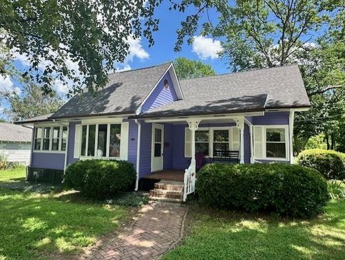 320 N Spring St, Nevada, MO, 64772-2228 | Card Image