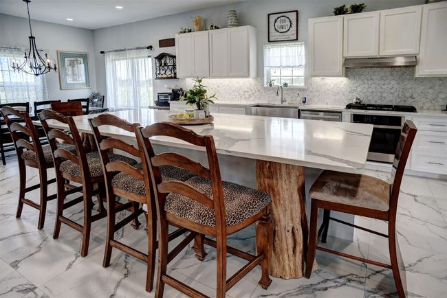 Large kitchen center island | Image 16