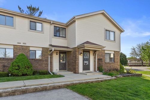 5736 Cambridge Circle, RACINE, WI, 53406 | Card Image