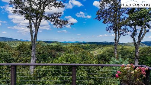 540 Green Hill Cir, Blowing Rock, NC, 28605-9891 | Card Image