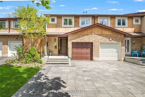 11 Michael Dr, Richmond Hill, ON, L4C5W6 | Card Image