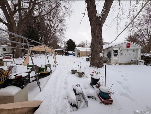 5742 Comanche Lane, Genoa Township, MI, 48843 | Card Image