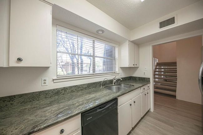 APT-21 - 2100 W Wadley Ave, Condo with 3 bedrooms, 3 bathrooms and 1 parking in Midland TX | Image 14