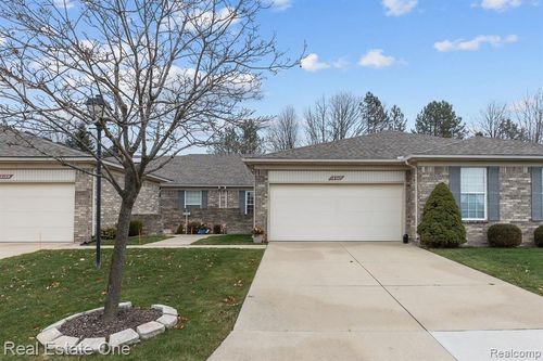 18207 Pleasant Valley Drive, Macomb Twp, MI, 48044 | Card Image