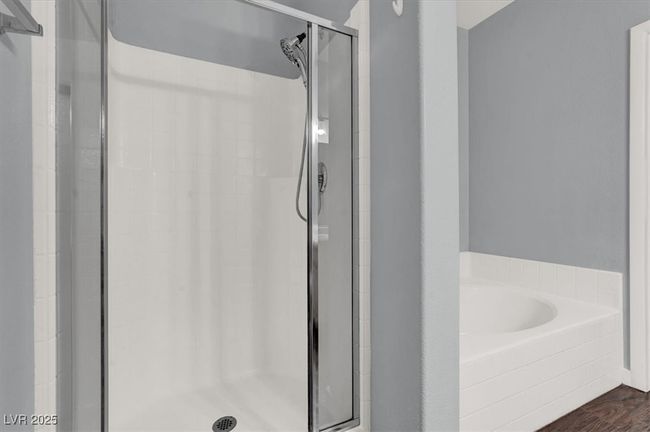 2024 - 5655 E Sahara Ave, Condo with 3 bedrooms, 2 bathrooms and null parking in Las Vegas NV | Image 11