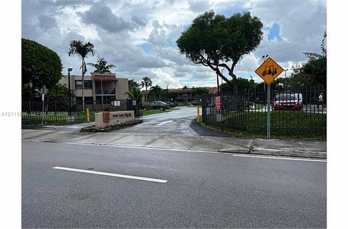 101-6-280 W Park Dr, Miami, FL, 33172 | Card Image