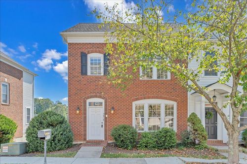 3818 Greenway Dr Sw, Roanoke, VA, 24018-3721 | Card Image