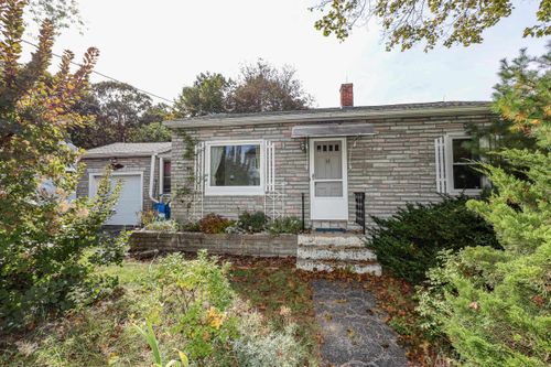 15 Kendall Ave, Manchester, NH, 03103-6751 | Card Image