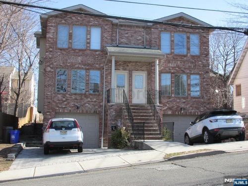 843 Pleasantview Ter, Ridgefield, NJ, 07657-2524 | Card Image