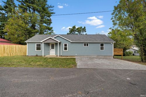 812 E Mulberry St, Boonville, IN, 47601-1662 | Card Image