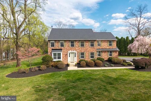 108 Wooded Acres Ln, Downingtown, PA, 19335-1986 | Card Image