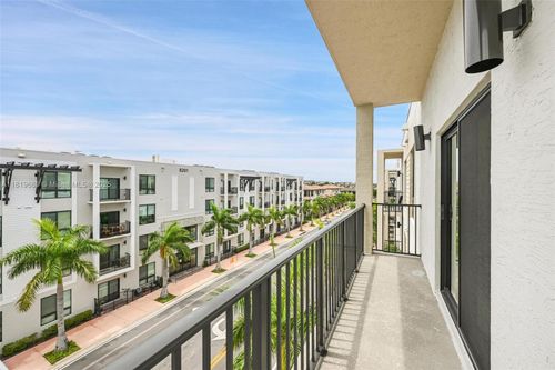 apt-406-8167 Nw 41st St, Doral, FL, 33166-6277 | Card Image