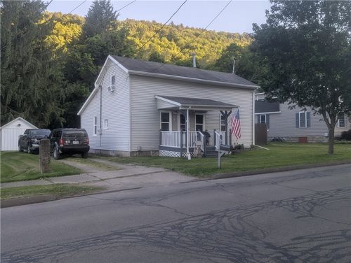 71 Cameron St, Bath, NY, 14810-1437 | Card Image