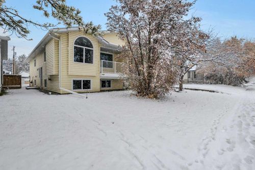 {{alt}} | Card Image