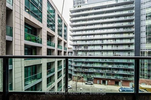 634-600 Fleet St, Toronto, ON, M5V1B7 | Card Image