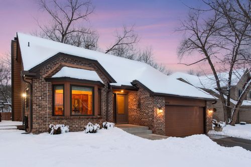 18719 Clear View Dr, Minnetonka, MN, 55345-6080 | Card Image