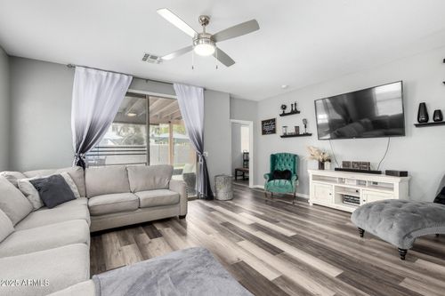 10543 E Flossmoor Ave, Mesa, AZ, 85208-7101 | Card Image