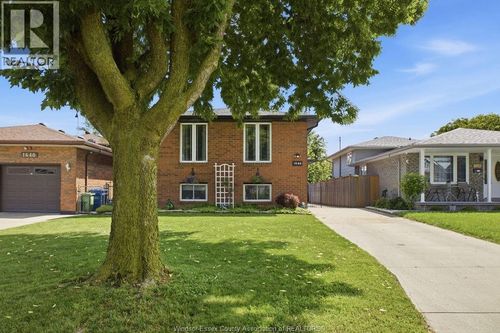 1646 Langlois Ave, Windsor, ON, N8X4M5 | Card Image