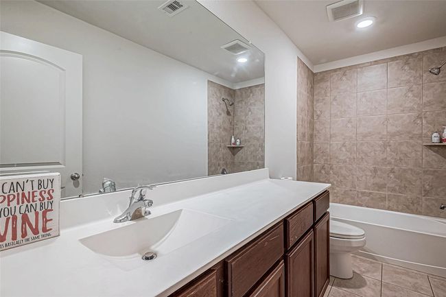 9915 Garnet Grove Dr, House other with 4 bedrooms, 2 bathrooms and 2 parking in Iowa Colony TX | Image 19