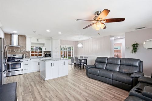 8397 Nw 25th Ct, Sunrise, FL, 33322-2939 | Card Image