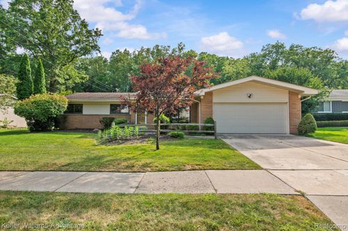 24173 Twin Valley Ct, Farmington, MI, 48336-2356 | Card Image