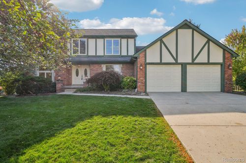 2142 Kennedy Dr, Rochester Hills, MI, 48309-2900 | Card Image