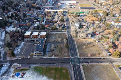 100 W Snow King Ave, Jackson, WY, 83001-8493 | Card Image