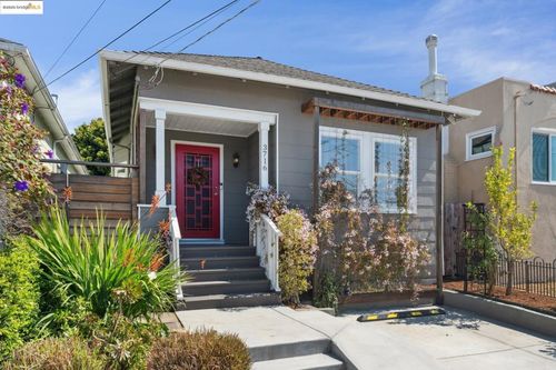 3716 Market St, Emeryville, CA, 94608 | Card Image