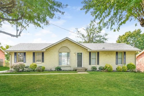 110 Louann Ln, Hendersonville, TN, 37075-2505 | Card Image