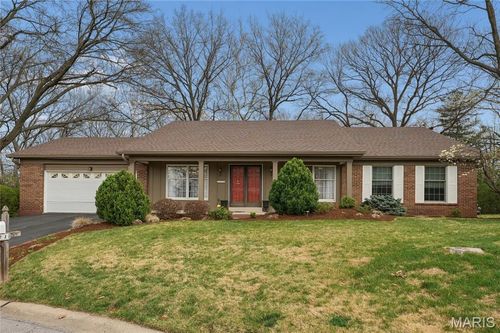 12321 Woodline Dr, Creve Coeur, MO, 63141-7435 | Card Image