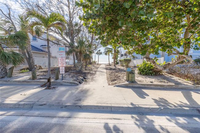 Public Beach Access. | Image 7