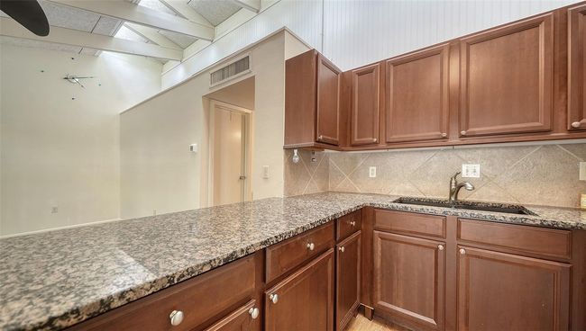 Kitchen | Image 9