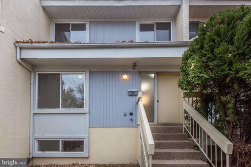 2394 Southgate Sq, RESTON, VA, 20191-1238 | Card Image