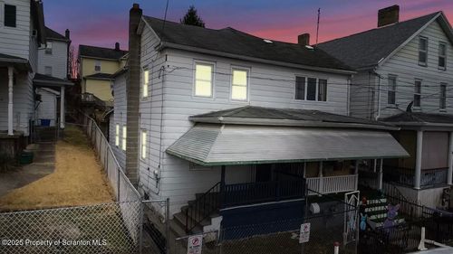 93 1/2 Carroll St, Pittston, PA, 18640-2637 | Card Image