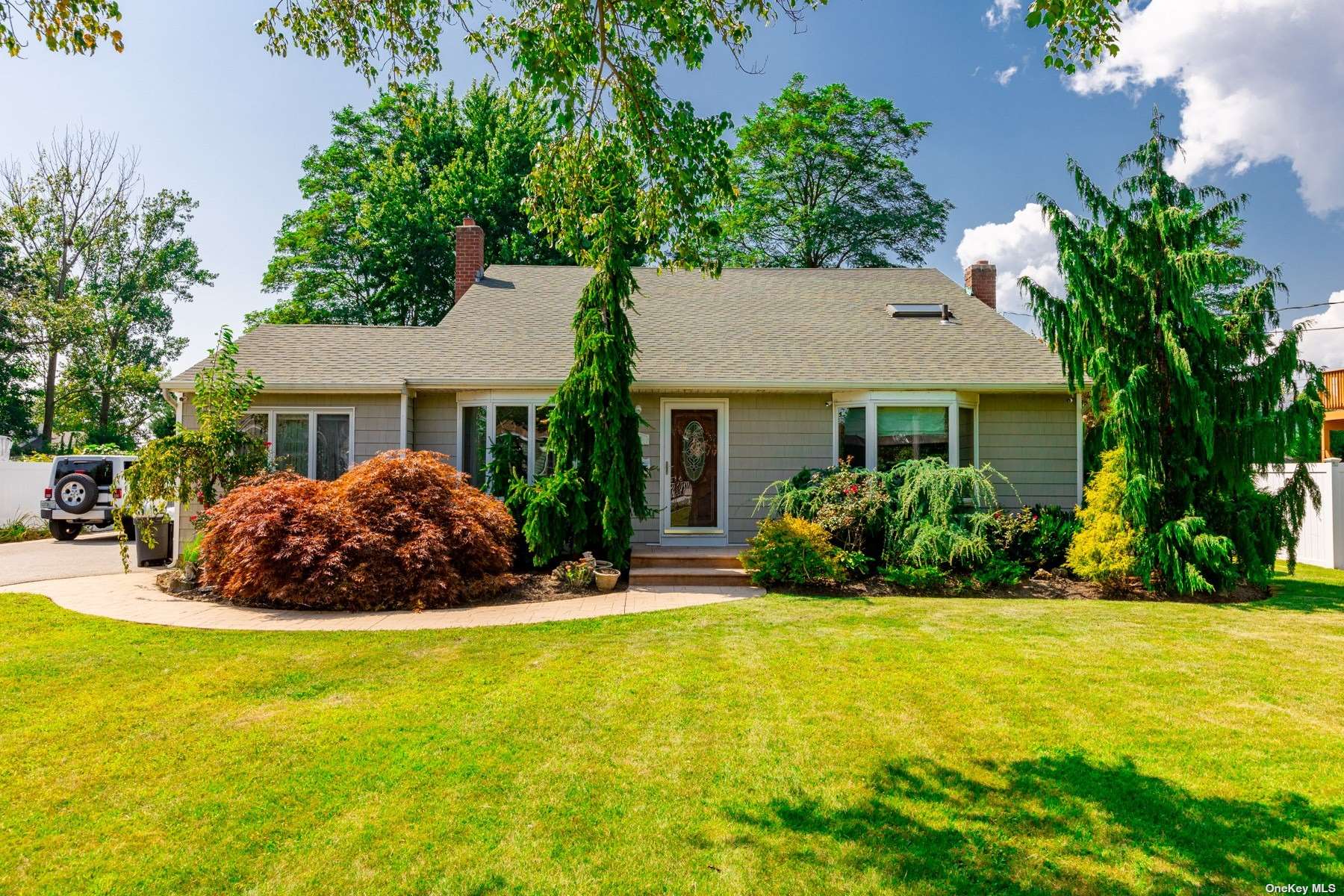 Tanglewood Rd, West Islip, NY 11795