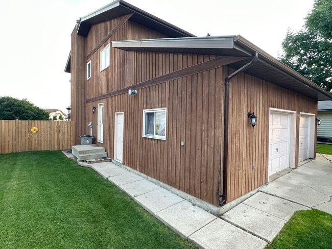66 Harolds Hollow, Home with 4 bedrooms, 2 bathrooms and 5 parking in Whitecourt AB | Image 7
