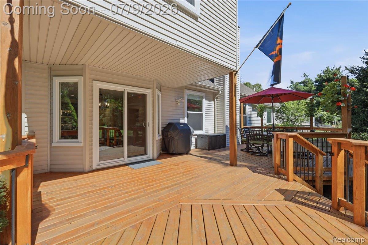 Residential in Commerce Charter Township 4