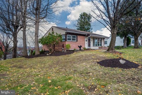 3029 Grandview Blvd, Sinking Spring, PA, 19608-1046 | Card Image